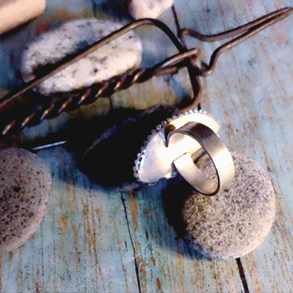 Vintage Green Turquoise and Sterling Silver Ring - Picture 6 of 9